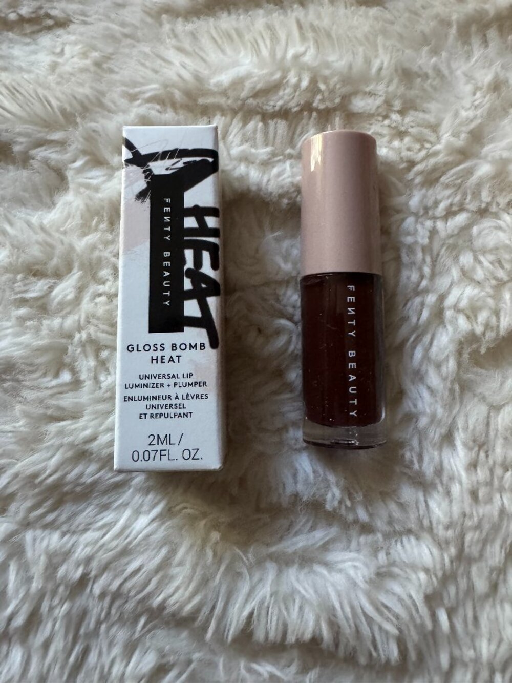 Fenty Beauty Gloss Bomb Heat Universal Lip Luminizer Hot Chocolate .07 oz NEW